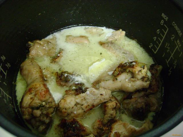 Пряная курица в сметанном соусе рецепт с фото 3-го шага 