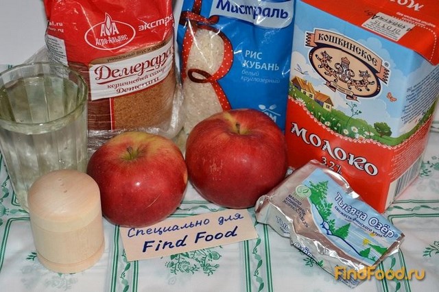 Молочная рисовая каша с карамелизированными яблоками рецепт с фото 1-го шага 
