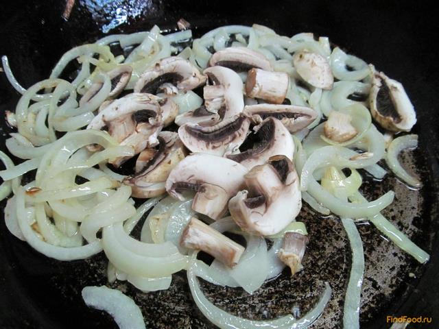 Макароны с куриной печенью и грибами рецепт с фото 4-го шага 