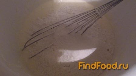 Заливной пирог с рыбными консервами рецепт с фото 2-го шага 