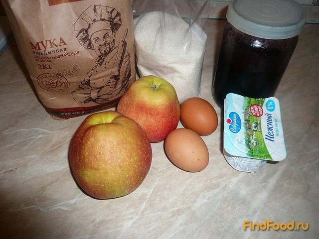 Яблочная шарлотка с вареньем рецепт с фото 1-го шага 