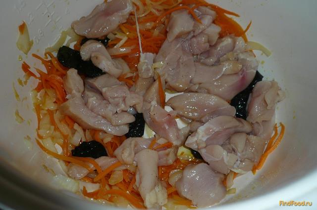 Рисовая каша с куриной грудкой и черносливом рецепт с фото 7-го шага 
