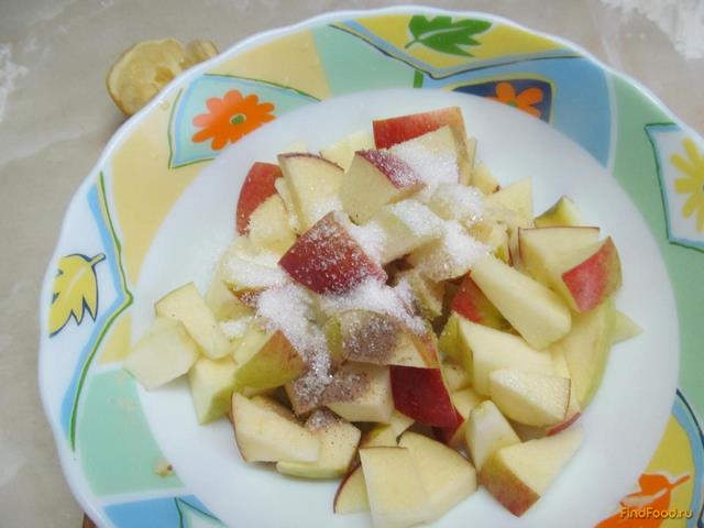 Яблоко на слоеном тесте рецепт с фото 3-го шага 