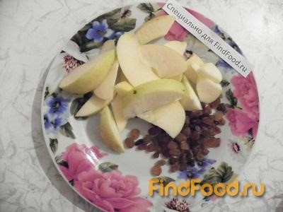 Яблоки в карамели с изюмом и орехами рецепт с фото 4-го шага 
