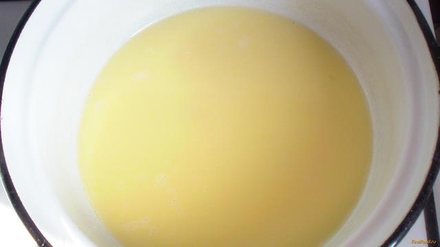 Творожные кнедлики с клубникой и ванильным соусом рецепт с фото 5-го шага 