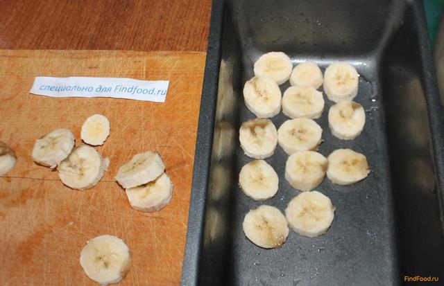 Творожно - банановая запеканка рецепт с фото 3-го шага 