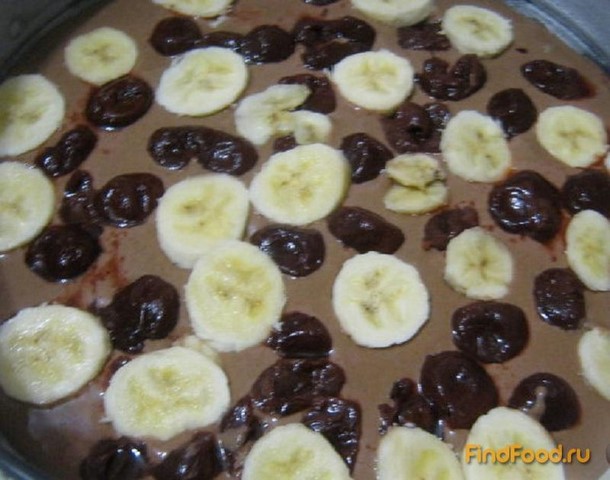 Шоколадный пирог с бананом и вишней рецепт с фото 4-го шага 