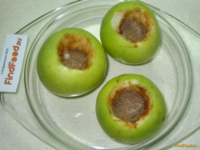 Печеные яблоки с корицей в микроволновке рецепт с фото 4-го шага 