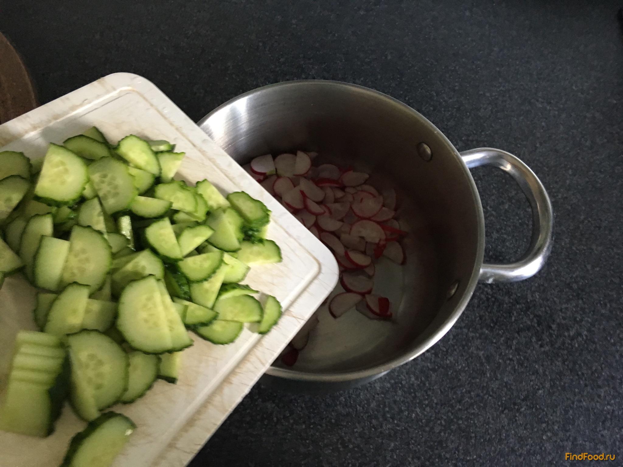 Диетический салат с редисом рецепт с фото 5-го шага 
