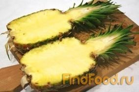 Фрукты в ананасе рецепт с фото 2-го шага 