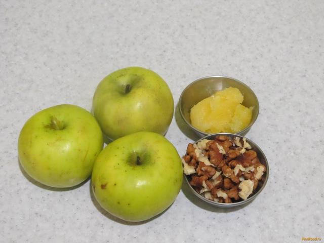 Запеченные яблоки с медом и орехами рецепт с фото 1-го шага 