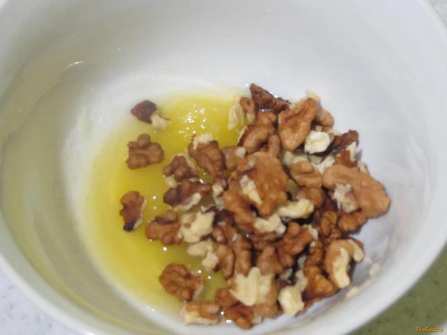 Запеченные яблоки с медом и орехами рецепт с фото 3-го шага 