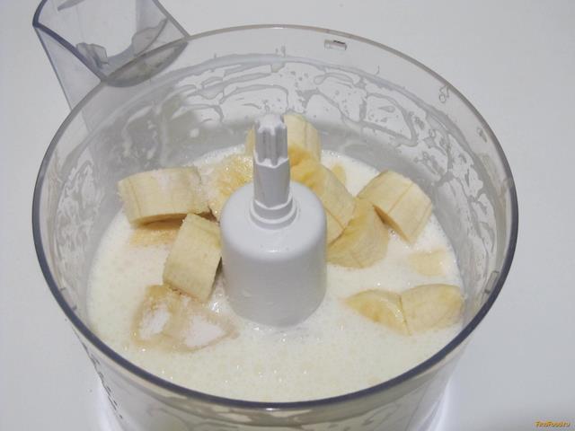 Бананово-кефирное мороженое рецепт с фото 3-го шага 