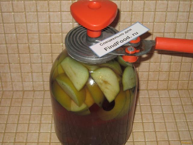 Яблочно-сливовый компот на зиму рецепт с фото 8-го шага 