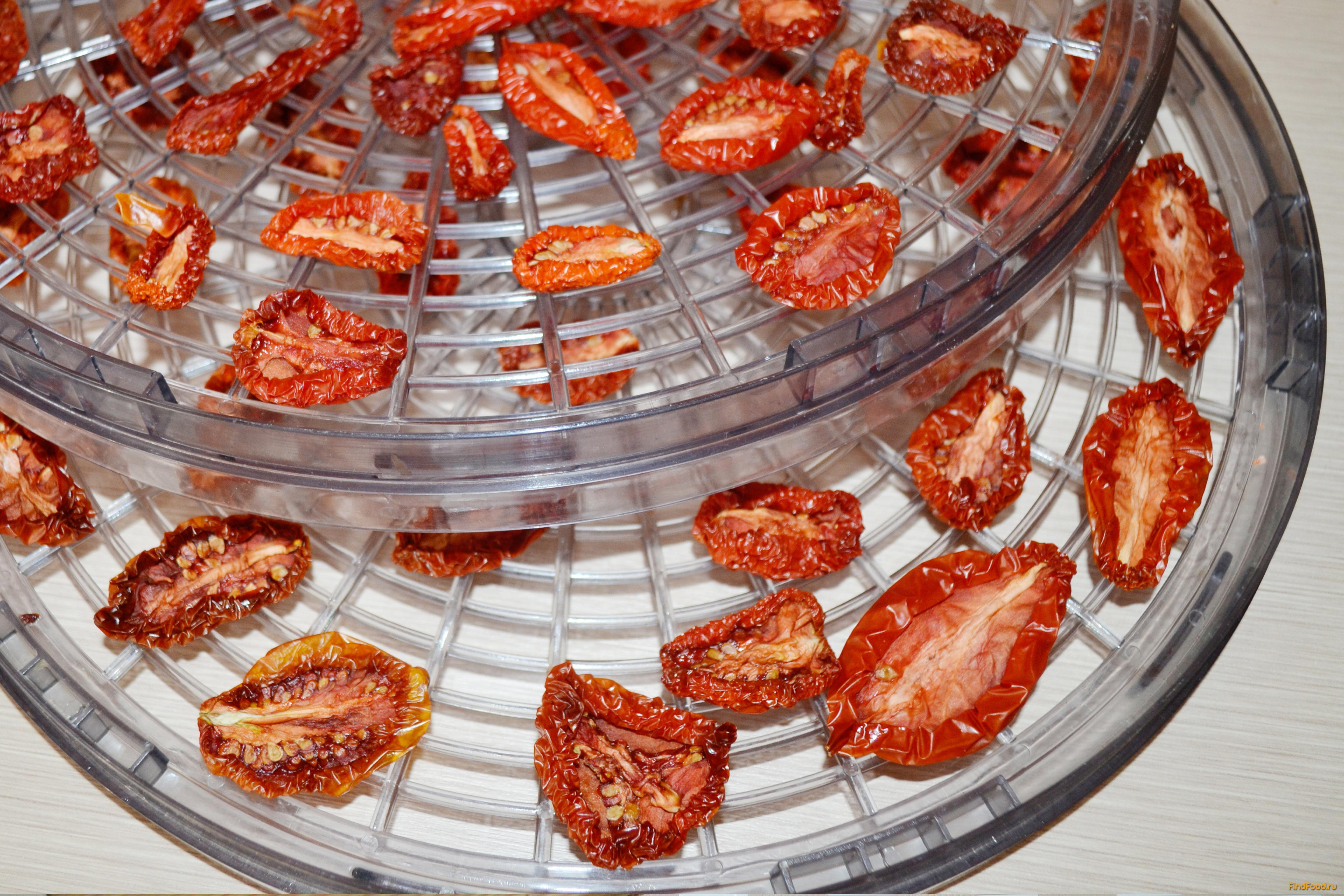 Вяленые помидоры приготовленные в электросушилке рецепт с фото 4-го шага 