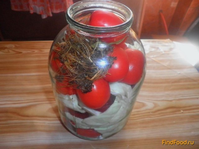 Консервированные помидоры с капустой и свеклой рецепт с фото 3-го шага 