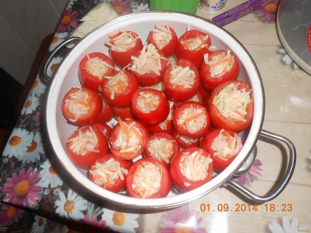Соленые помидоры фаршированные капустой рецепт с фото 3-го шага 