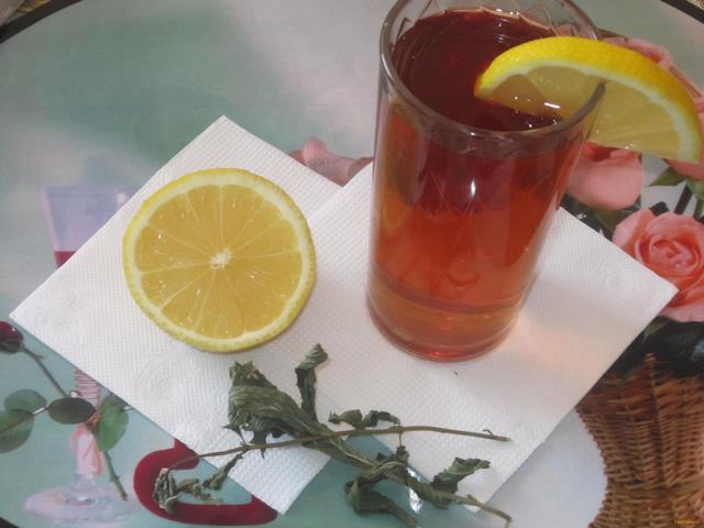 Холодный чай с мятой и лимоном рецепт с фото 3-го шага 