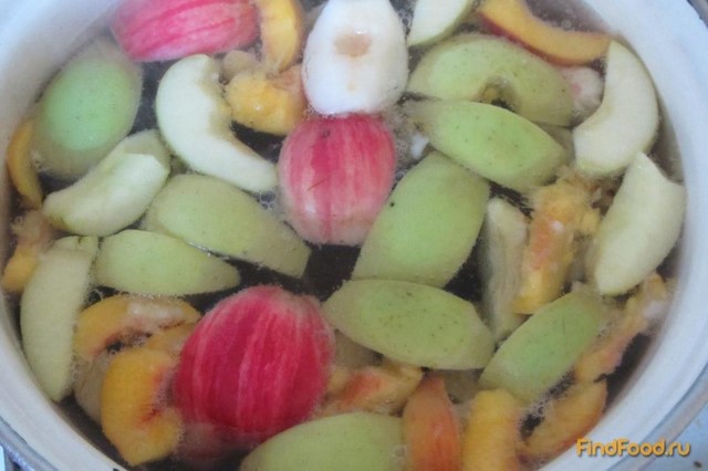 Яблочно-персиковый компот рецепт с фото 6-го шага 