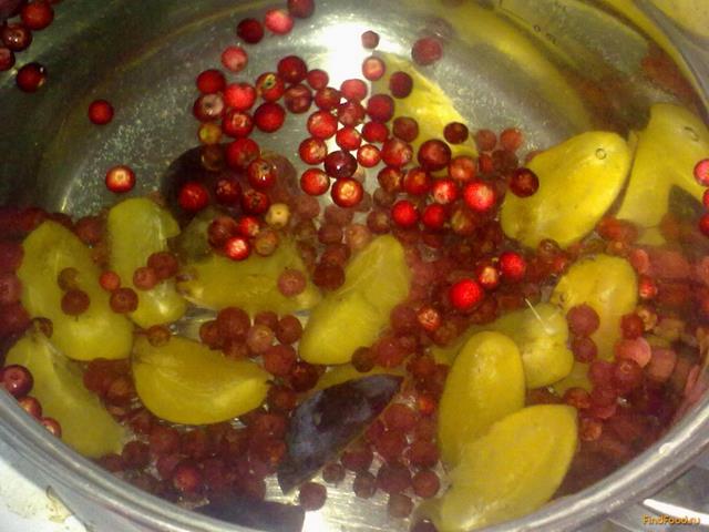 Бруснично-сливово-лимонный компот рецепт с фото 3-го шага 