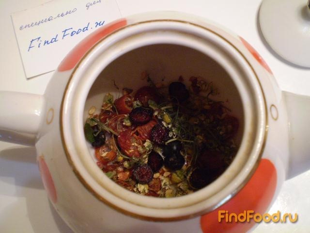 Чай шиповниковый с ромашкой и рябиной рецепт с фото 3-го шага 