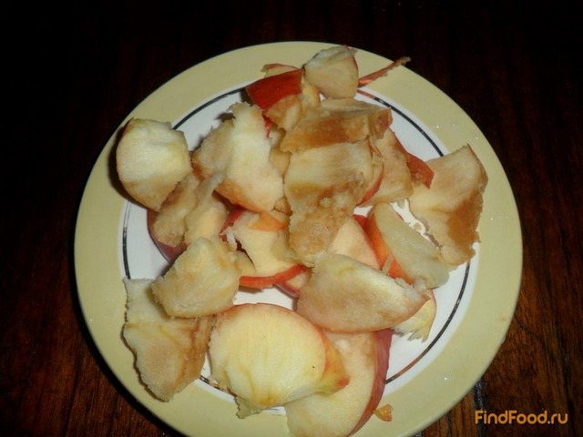 Землянично - черничный компот с яблоками рецепт с фото 3-го шага 
