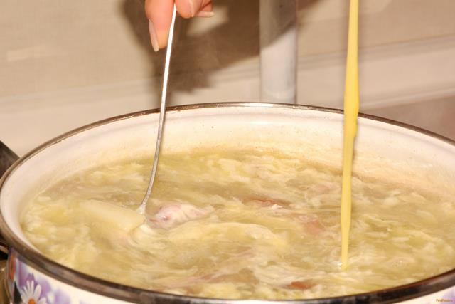 Чешский чесночный суп Чеснечка рецепт с фото 9-го шага 
