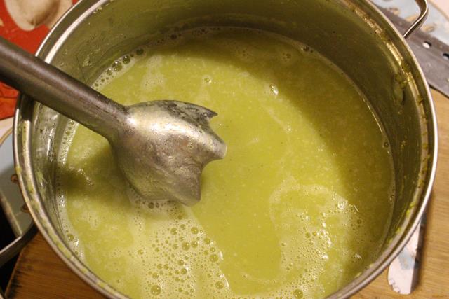 Суп-пюре с сушеным зеленым горохом рецепт с фото 5-го шага 