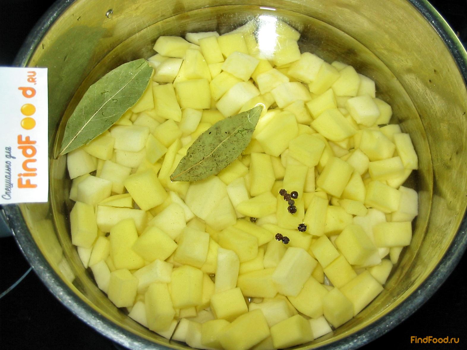Суп с фрикадельками из индейки рецепт с фото 2-го шага 