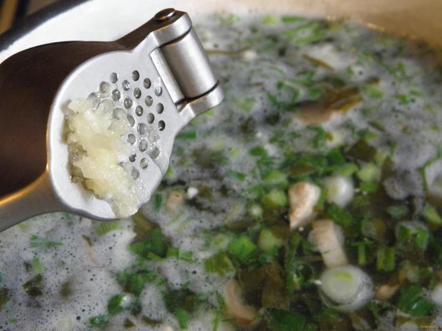 Грибной суп со щавелем рецепт с фото 15-го шага 