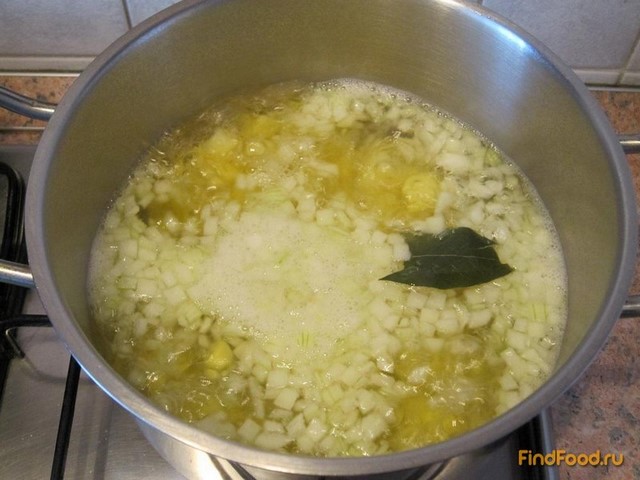 Суп-пюре из грибов с чесночными гренками рецепт с фото 5-го шага 