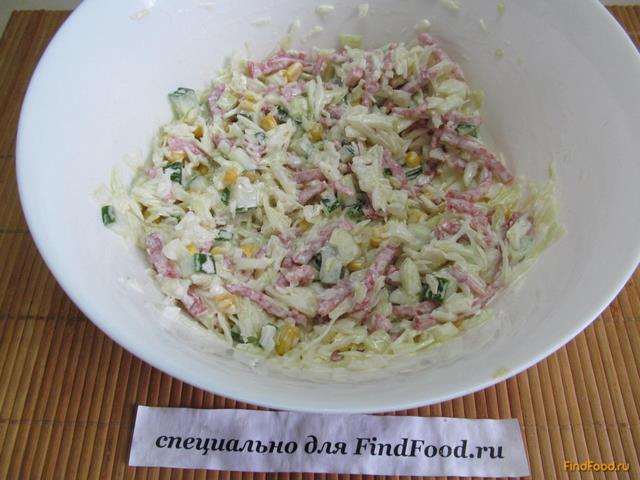Салат из салями капусты и кукурузы рецепт с фото 8-го шага 