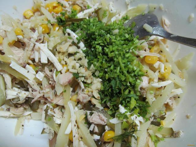 Салат из курицы свеклы картофеля и огурца рецепт с фото 4-го шага 