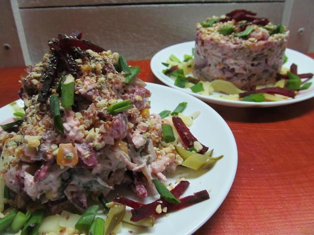 Салат из курицы свеклы картофеля и огурца рецепт с фото 9-го шага 