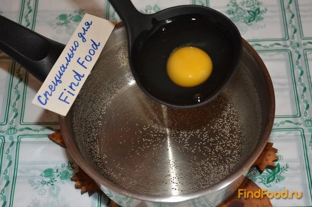 Салат с моцареллой и яйцом - пашот рецепт с фото 2-го шага 