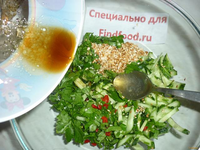 Тайский салат с огурцом рецепт с фото 8-го шага 