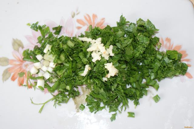 Салат с помидорами и молодой капустой рецепт с фото 5-го шага 