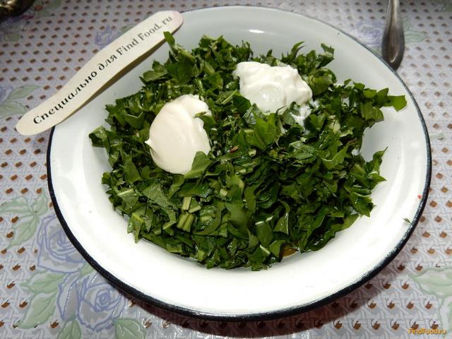Салат из одуванчиков с гренками рецепт с фото 10-го шага 