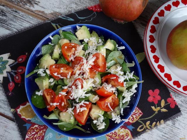 Салат с авокадо помидорами черри и сыром рецепт с фото 7-го шага 