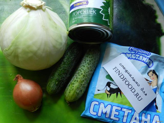 Капустный салат с зеленым горошком рецепт с фото 1-го шага 