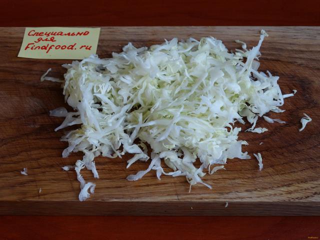 Овощной салат с кольраби рецепт с фото 2-го шага 