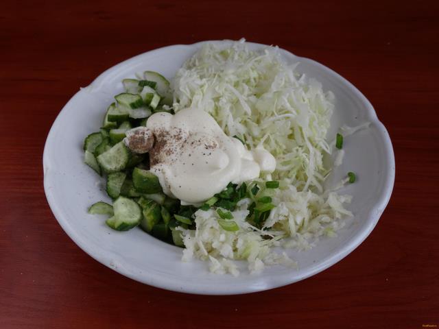 Овощной салат с кольраби рецепт с фото 5-го шага 