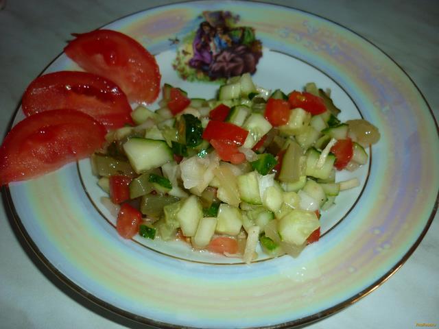 Салат из маринованных и свежих огурцов рецепт с фото 7-го шага 