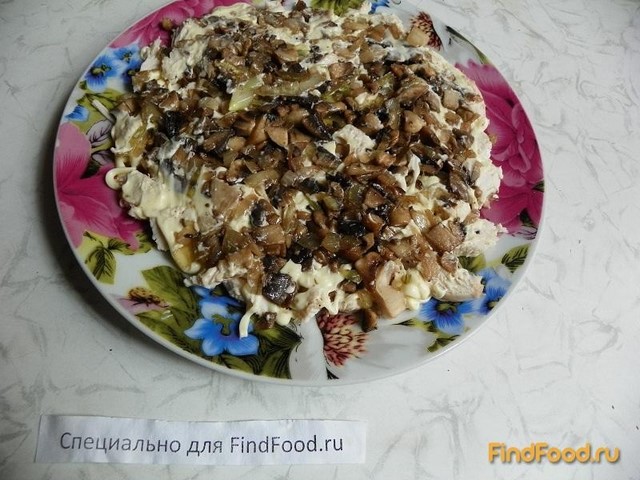 Салат с грибами и виноградом рецепт с фото 6-го шага 