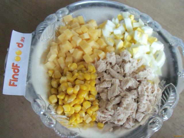 Куриный салат с сыром и кукурузой рецепт с фото 2-го шага 