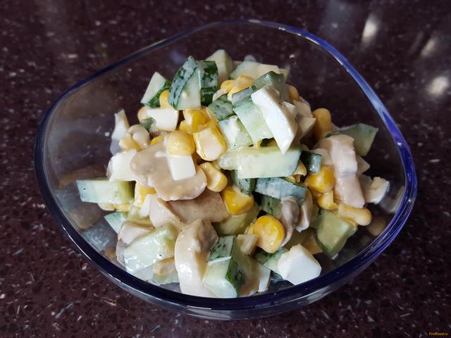 Салат с шампиньонами и кукурузой рецепт с фото 6-го шага 