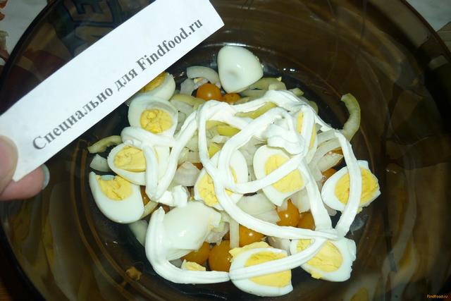 Салат из перепелиных яиц и помидоров черри рецепт с фото 7-го шага 