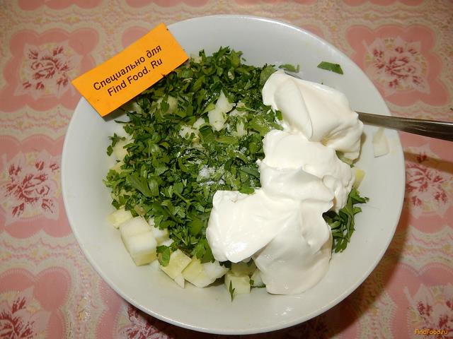 Салат из огурцов с петрушкой и чесноком рецепт с фото 6-го шага 