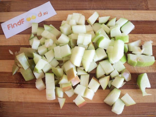 Свекольный салат с яблоком и яйцом рецепт с фото 2-го шага 