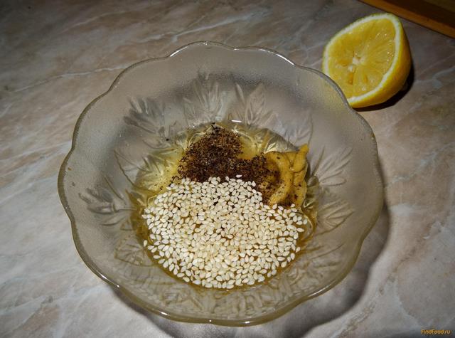 Салат с тунцом и перепелиными яйцами рецепт с фото 8-го шага 